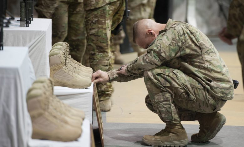 Ht fallen service members 01 mm 151223