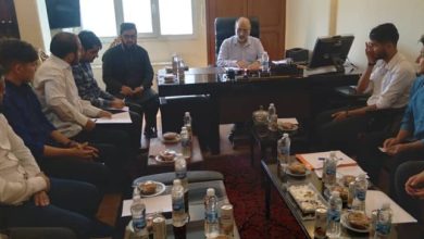 مسؤول شؤون القنصلية الأفغانية يلتزم بحل مشاكل طلاب الأفغان في إيران