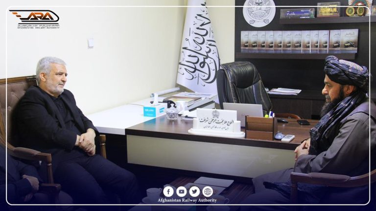 المدير العام لإدارة السكك الحديدية الأفغانية يلتقى بالسفير الإيراني بالوكالة لدى أفغانستان