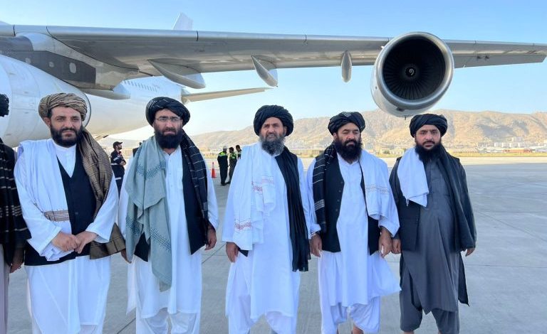 وفد برئاسة نائب رئيس الوزراء للشؤون الإقتصادية يغادر في رحلة إلى تركيا