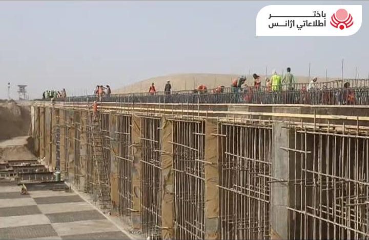 استمرار أعمال إنشاء الجسرين الكبيرين في قناة قوشتيبة